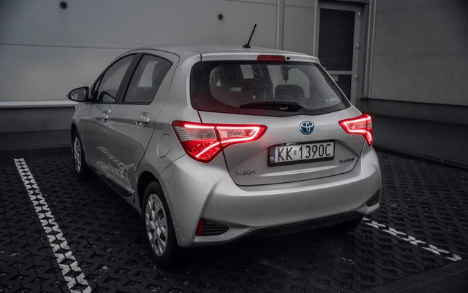Toyota Yaris cena 51900 przebieg: 94800, rok produkcji 2018 z Sędziszów małe 137